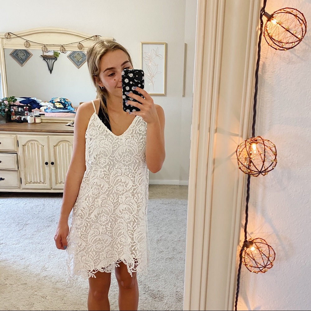 LULUS WHITE LACE DRESS XL